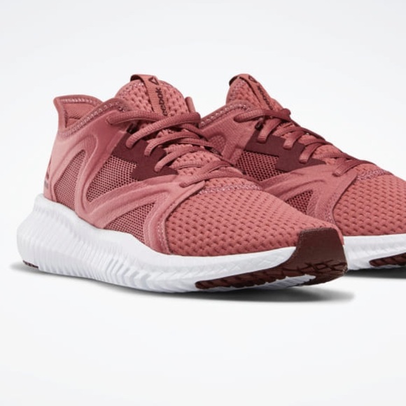 SOLD Size 8 Reebok Lightweight Training Shoes - Picture 6 of 13